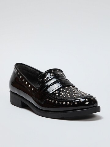Trendyol Slip-ons in Black: front
