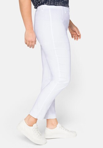 Coupe slim Pantalon SHEEGO en blanc