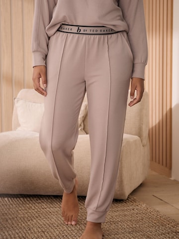 B by Ted Baker Дънки Tapered Leg Панталон с ръб в бежово: отпред