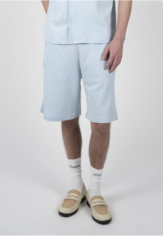 Prohibited Regular Shorts in Blau