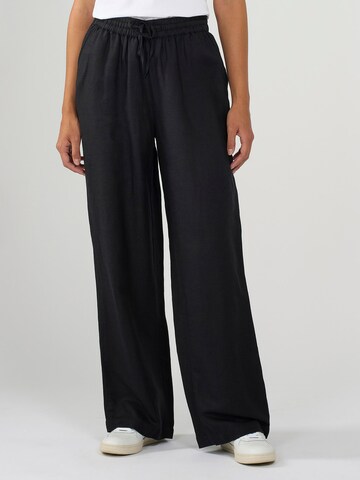 KnowledgeCotton Apparel Wide leg Pants in Black: front