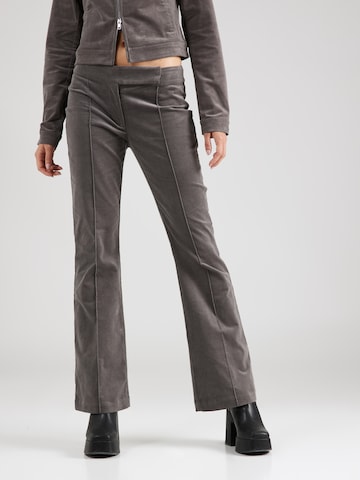 SHYX Flared Pants 'Jorina' in Grey: front