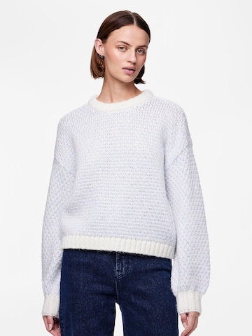 PIECES Sweter 'MIRAN' w kolorze biały: przód