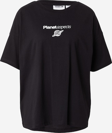 melns Noisy may T-Krekls 'NMPLUTO IDA': no priekšpuses