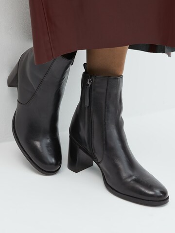 Next Ankle Boots 'Forever Comfort' in Black
