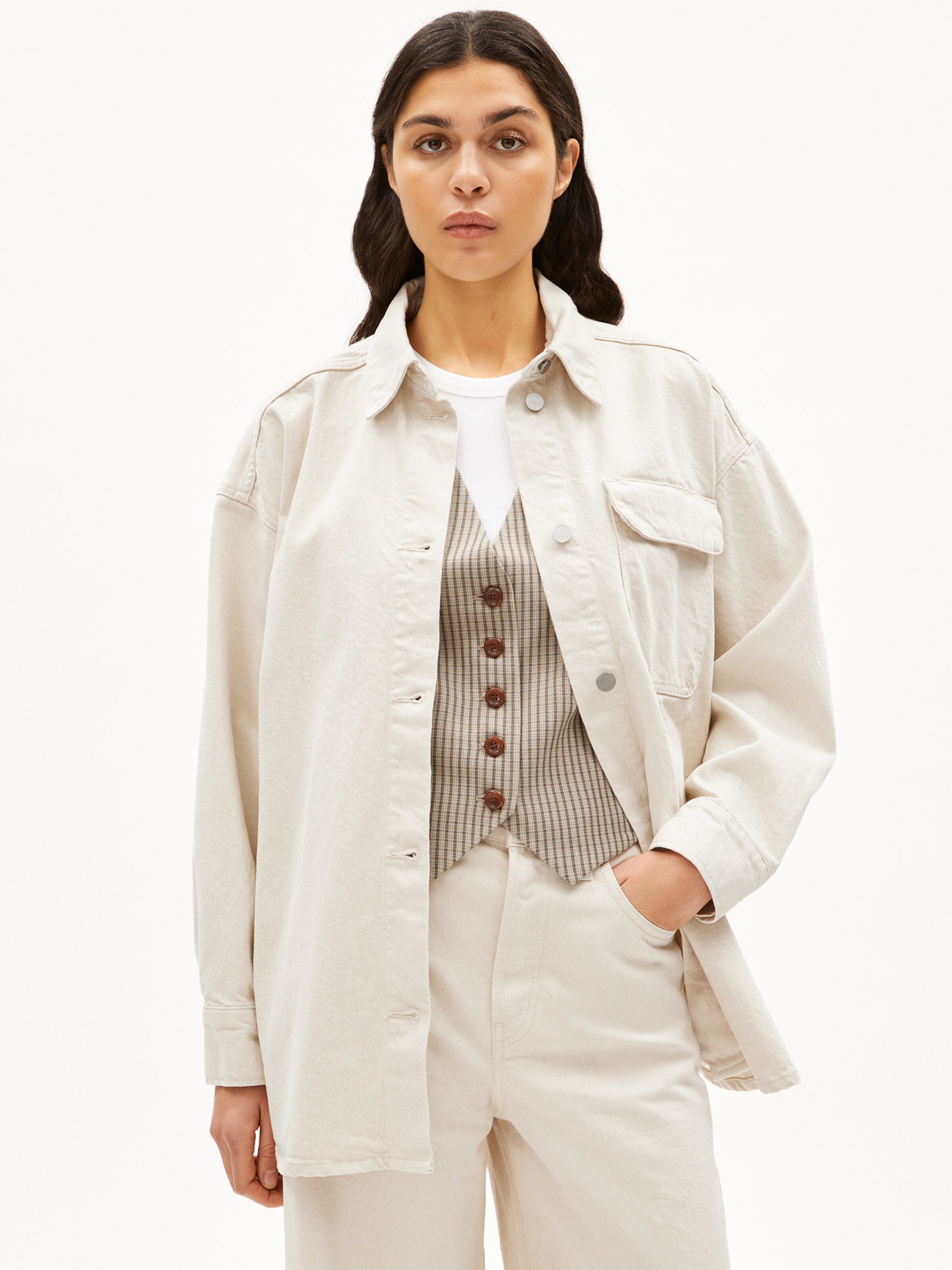 ARMEDANGELS Tussenjas in Beige: voorkant