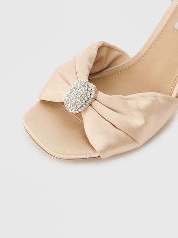 STEVE MADDEN Remienkové sandále 'Meladi' - Béžová