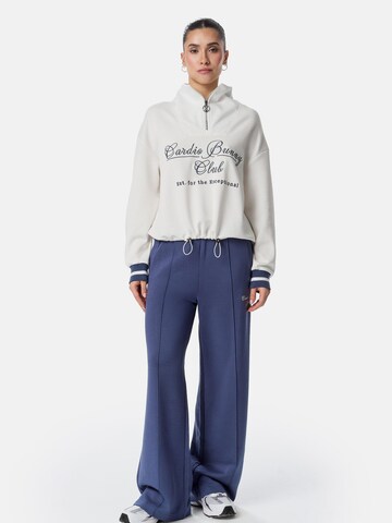 Cardio Bunny Sweatshirt i vit