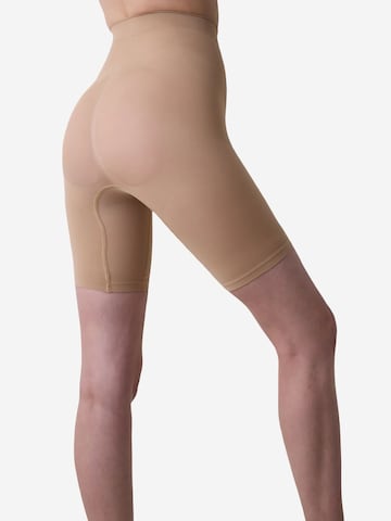 Pantaloni modellanti 'PENTI Premium Nahtlos Push-Up Shorts-Korsett' di Penti in beige