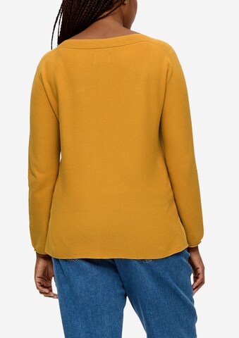 TRIANGLE Sweater in Yellow