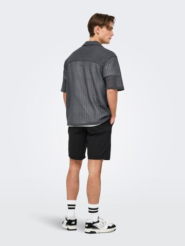 Fit confort Chemise 'ONSNovak' Only & Sons en gris