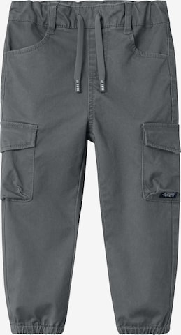 Pantalon 'Ben' NAME IT en gris : devant