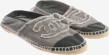 CHANEL Halbschuhe 36 in Grau: Vorderseite