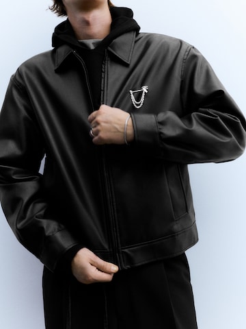 Pull&Bear Välikausitakki värissä musta