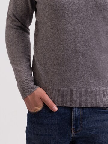 Pullover di CASH-MERE.CH in grigio