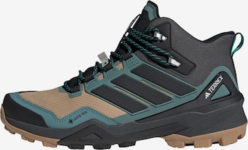 Chaussure basse 'Skychaser' ADIDAS TERREX en marron : devant
