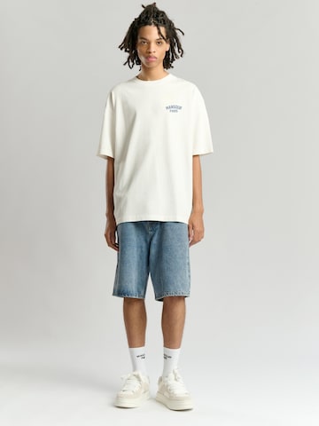 Mansour Bluser & t-shirts 'Arch Print T-shirt' i hvid