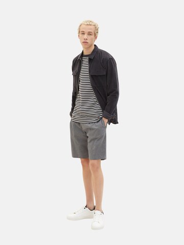 TOM TAILOR DENIM Loosefit Shorts in Grau