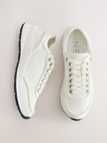 Next - Sapatilhas baixas em branco