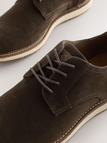 Chaussure à lacets Next en marron