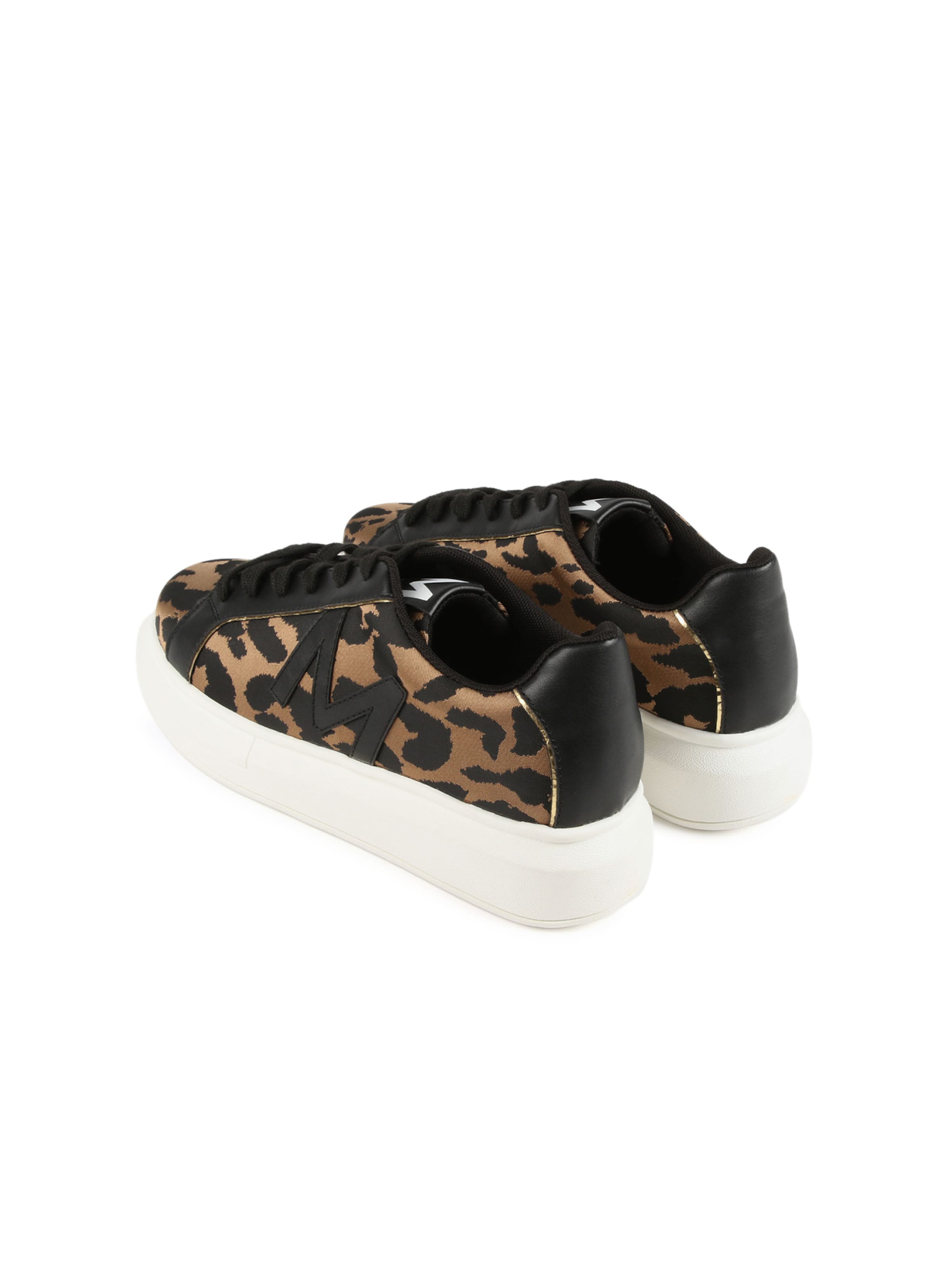 Lola Casademunt Низкие кроссовки в Черный