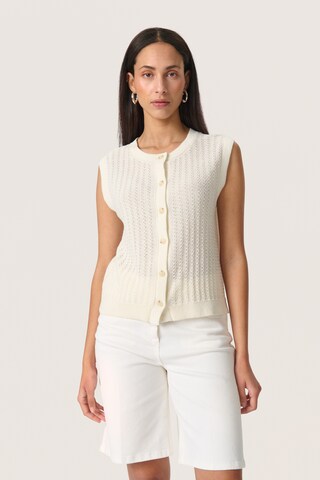 SOAKED IN LUXURY Gebreide bodywarmer 'Susanna' in Wit: voorkant