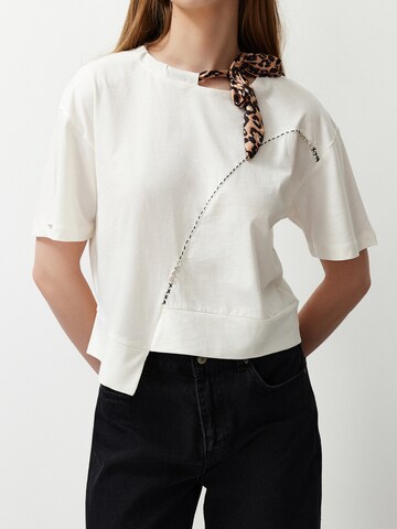 Trendyol Tričko - Biela: predná strana