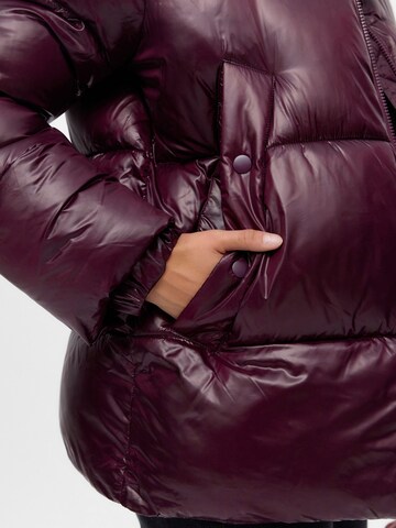 VERO MODA - Chaqueta de invierno 'VMSABRINA' en rojo