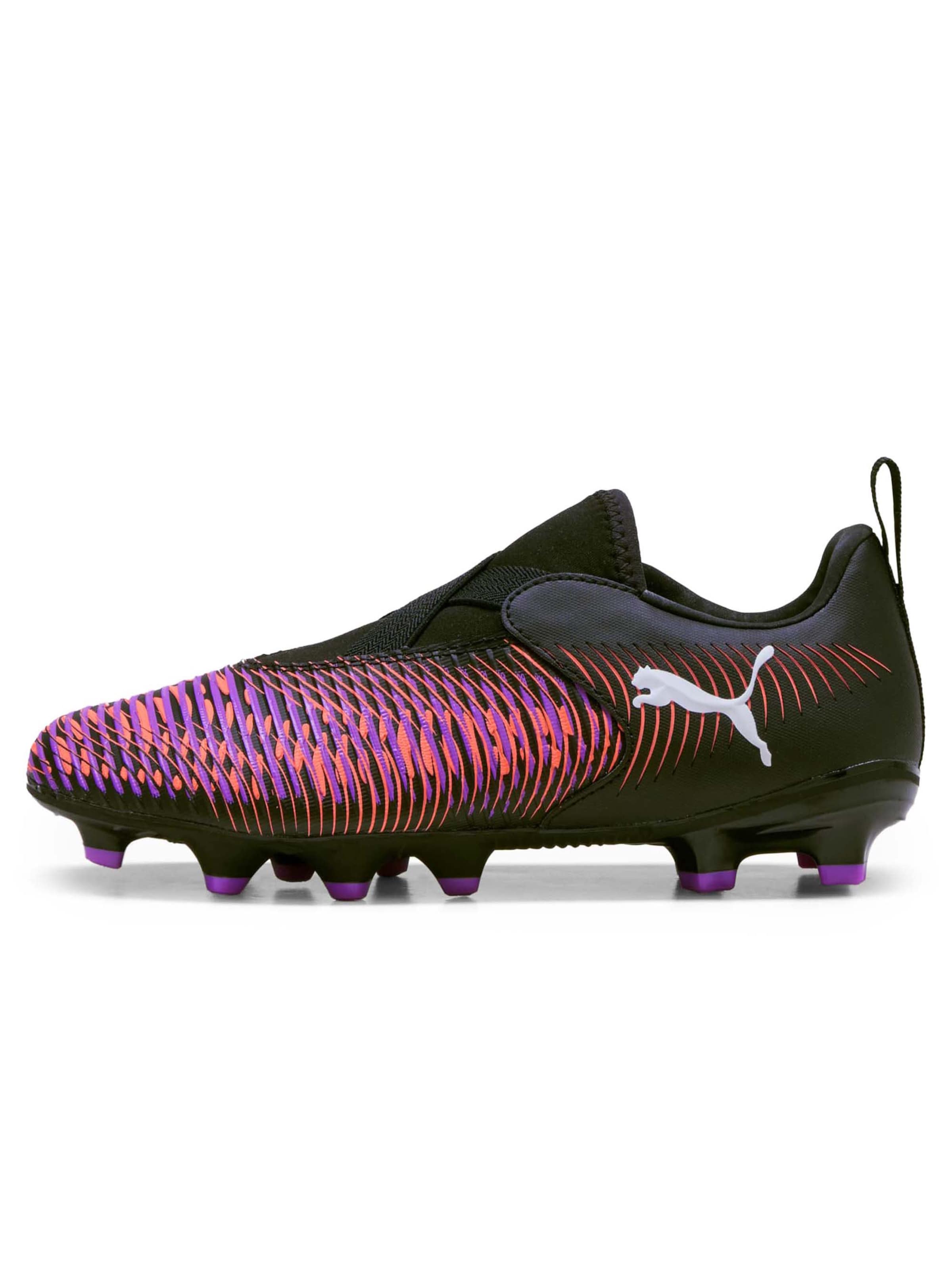 Chaussure de sport 'Future 8 Match' PUMA en noir : devant