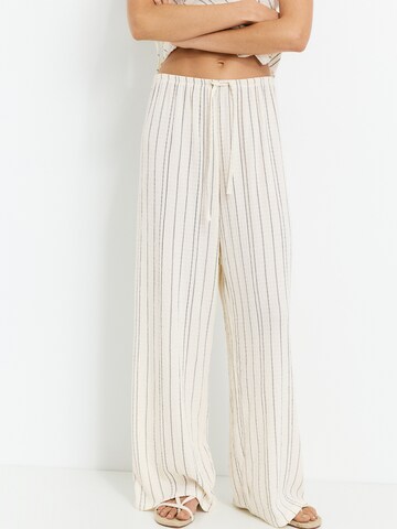 Loosefit Pantalon Pull&Bear en beige : devant