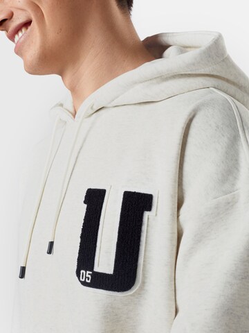 Urban Classics Sweatshirt in Grau