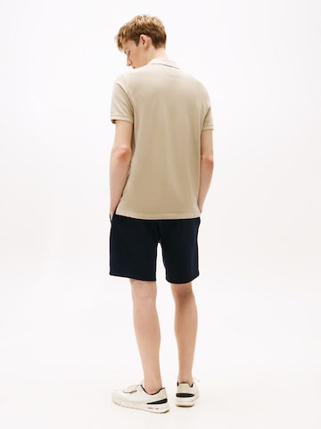 TOMMY HILFIGER T-shirt i grön