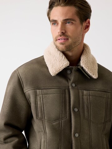 GUESS Between-Season Jacket in Brown