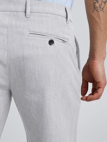 Slimfit Pantaloni chino 'SDFrederic' di !Solid in grigio