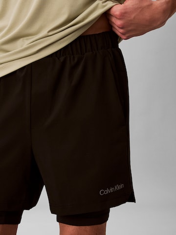Regular Pantalon de sport Calvin Klein Sport en noir