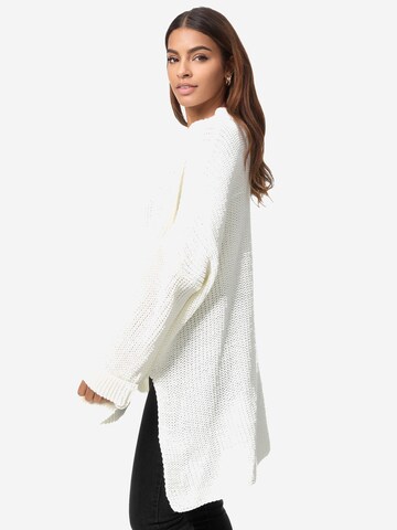 Pullover di Elara in bianco
