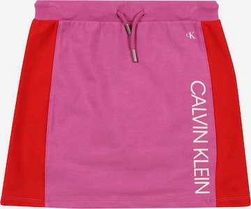 Calvin Klein Jeans - Falda en rosa: frente