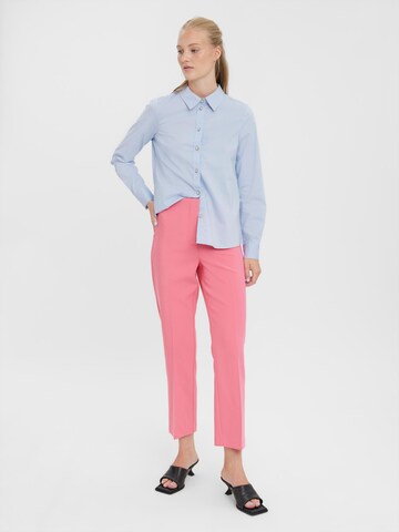 VERO MODA Normalny krój Spodnie w kant 'SANDY' w kolorze różowy