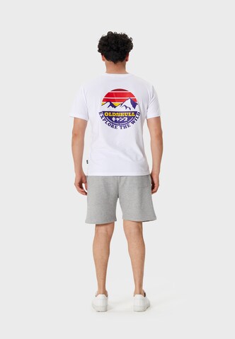 Oldskull T-Shirt 'Wrldvibe Explore The Wild' in Weiß