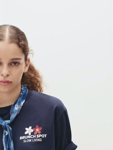 Pull&Bear T-Shirt in Blau