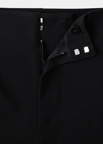 Coupe slim Pantalon 'PICCOLA' MANGO en noir