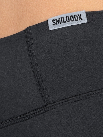 Smilodox Skinny Sportshorts 'Advance Pro' in Schwarz