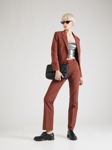 Coupe slim Pantalon à plis 'NOOWA' Tiger of Sweden en marron