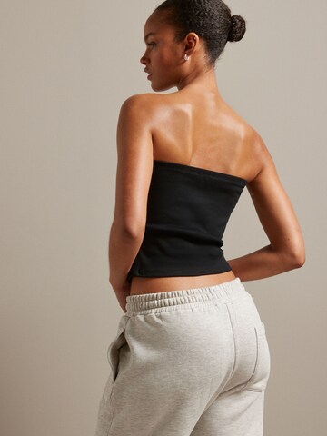 Next Top in Black