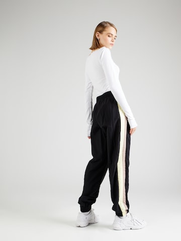 Tapered Pantaloni de la Karo Kauer pe negru