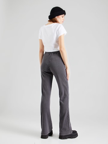 Calvin Klein Jeans Bootcut Hose in Grau