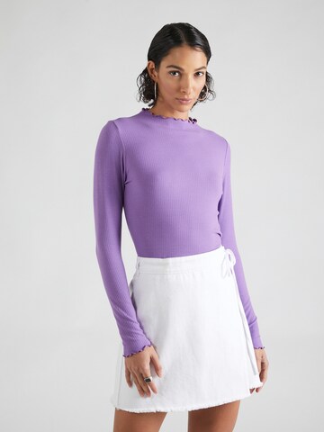 T-shirt 'NICCA' PIECES en violet : devant