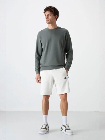 Tommy Life Sweatshirt in Grey