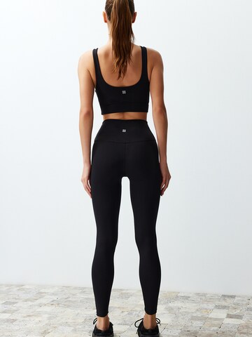 Trendyol Skinny Leggings in Zwart