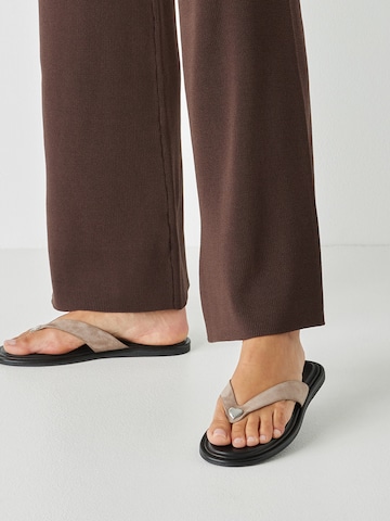 Tamaris T-Bar Sandals in Grey